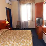 Firenze ホテル ティラナ